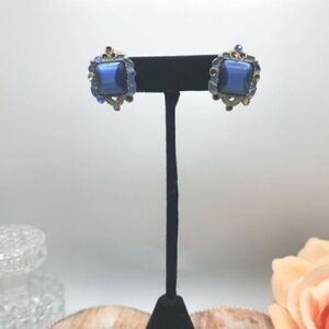 5/$25 Vintage Silver Blue cats eye cabochon earrings